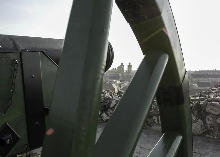 Lägenhet Harmonia Apartmanhaz Eger